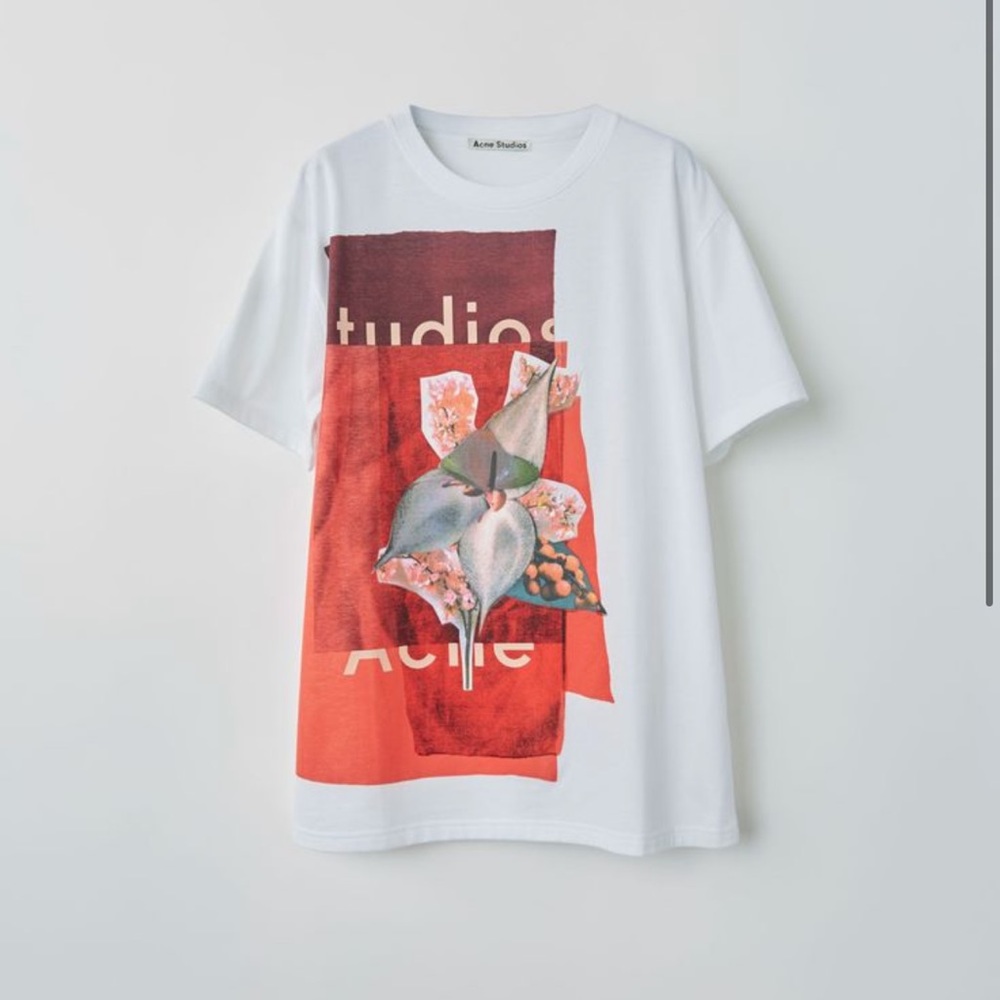 ACNE STUDIOS
Flower print t-shirt in white